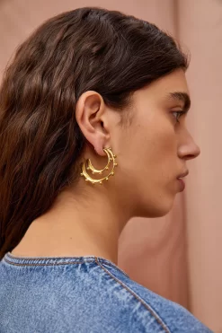 ULLA JOHNSON Hammered Textured Hoop Earring - Brass